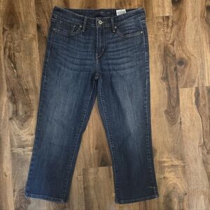 Levis Demi Curve Classic Capri Crop Jeans 8 29